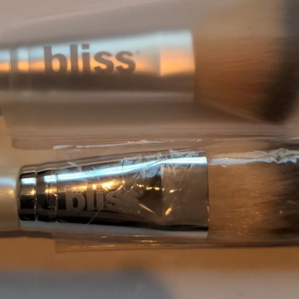 Bliss Makeup Brushes - Blush & Bronzer
